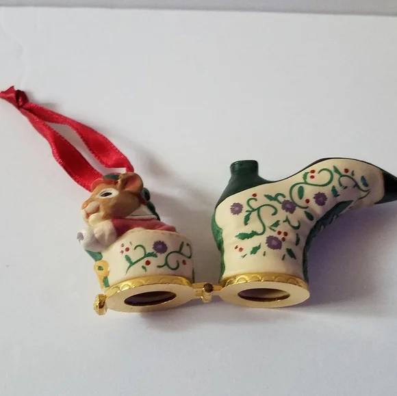 Hallmark Keepsake Ornament Fashion A Foot 2001 - Picture 7 of 11